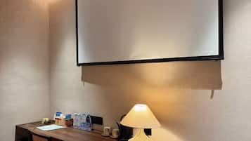 Quarto duplo superior, para não fumantes | Escrivaninha, cortinas blackout, ferros/tábuas de passar roupa