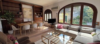 Large house with swimming pool in the center of Tudela