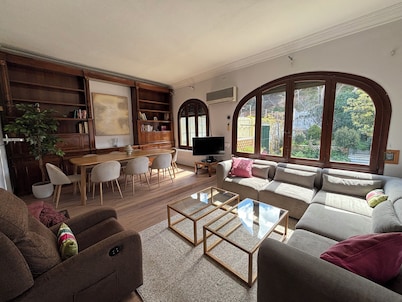 Large house with swimming pool in the center of Tudela