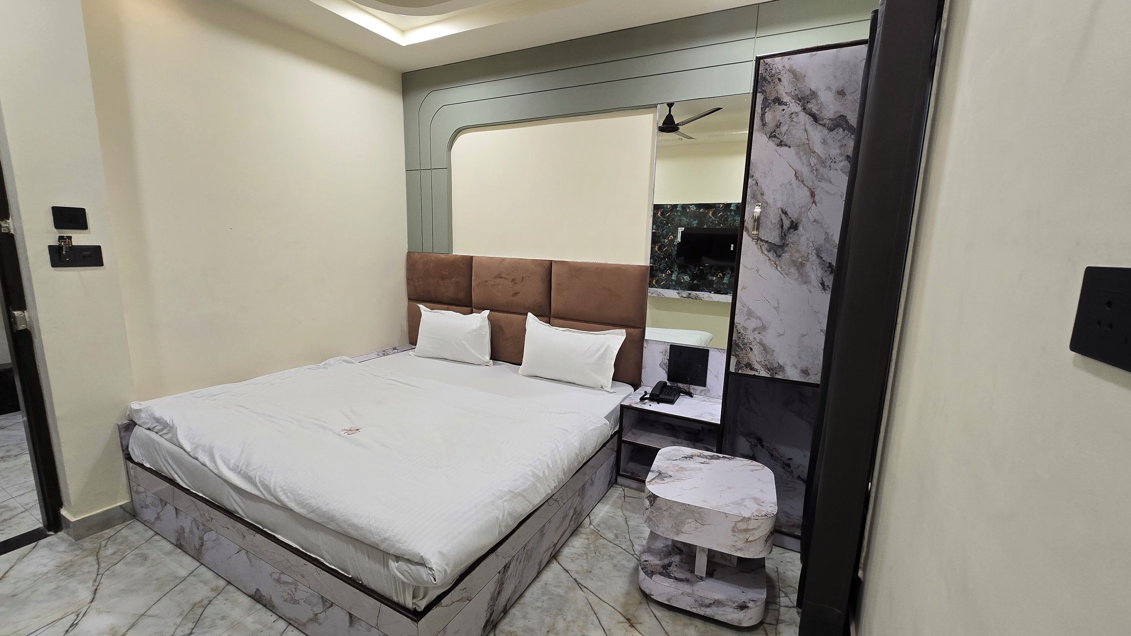 华丽双人房 | 办公桌、免费 WiFi