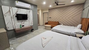 Quadrupla Deluxe | Una scrivania, Wi-Fi gratuito