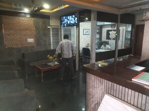 Reception - Hotel Royal Comfort (Bengaluru)