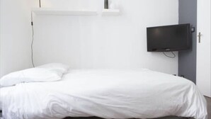 Luokittelematon kuva, 5 kautta 14, painike