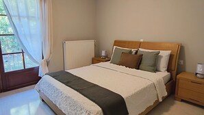 2 bedrooms, Internet, bed sheets - The Farm House Cozy Country Stay Close to the Sea (Παραλία Μαραθώνα)