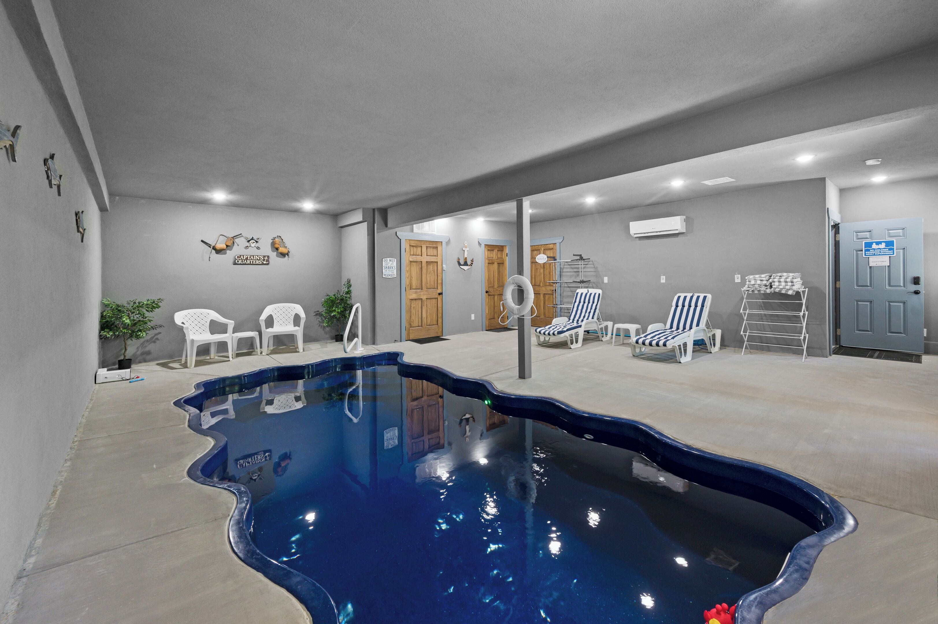 Una piscina cubierta