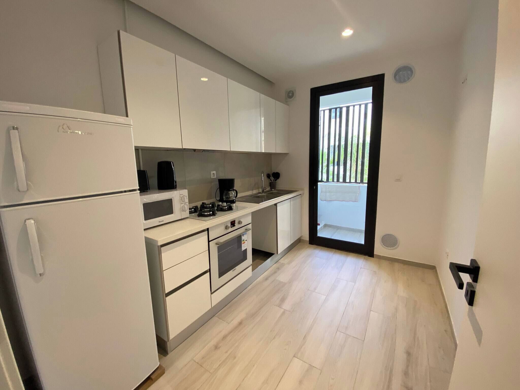 Apartment, 2 Bedrooms, Accessible, Smoking | Private kitchen