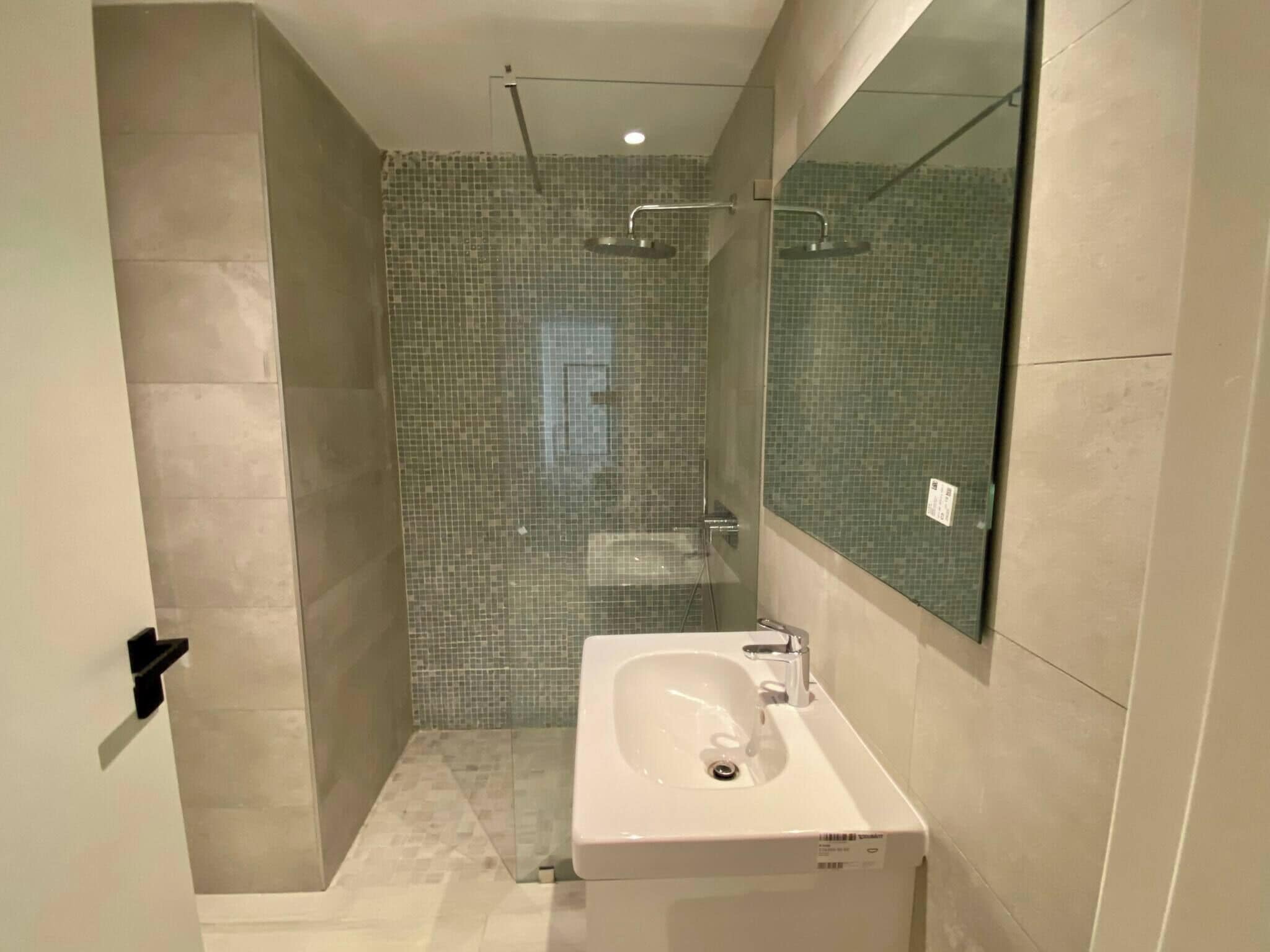 Apartment, 2 Bedrooms, Accessible, Smoking | Bathroom