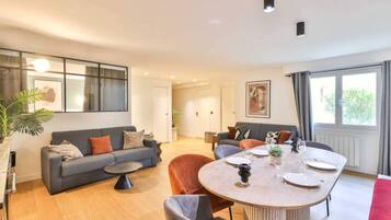Apartment | Dining