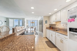 Microwave, dishwasher, coffee/tea maker, toaster - XPLORIE ACTIVITIES & LINENS INCLUDED*!  3BR oceanfront Quay condo with fabulous ocean views (Ocean City)