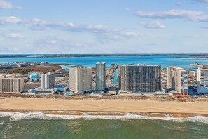 Beach - XPLORIE ACTIVITIES & LINENS INCLUDED*!  3BR oceanfront Quay condo with fabulous ocean views (Ocean City)