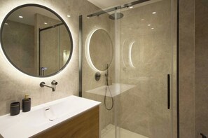 Apartment | Bathroom - A/C apt in the Heart of Cannes--croisette/beaches (Cannes)
