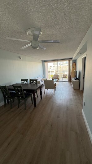 Interior - Canal-front two-bedroom condo near Sunny Isles (North Miami Beach)