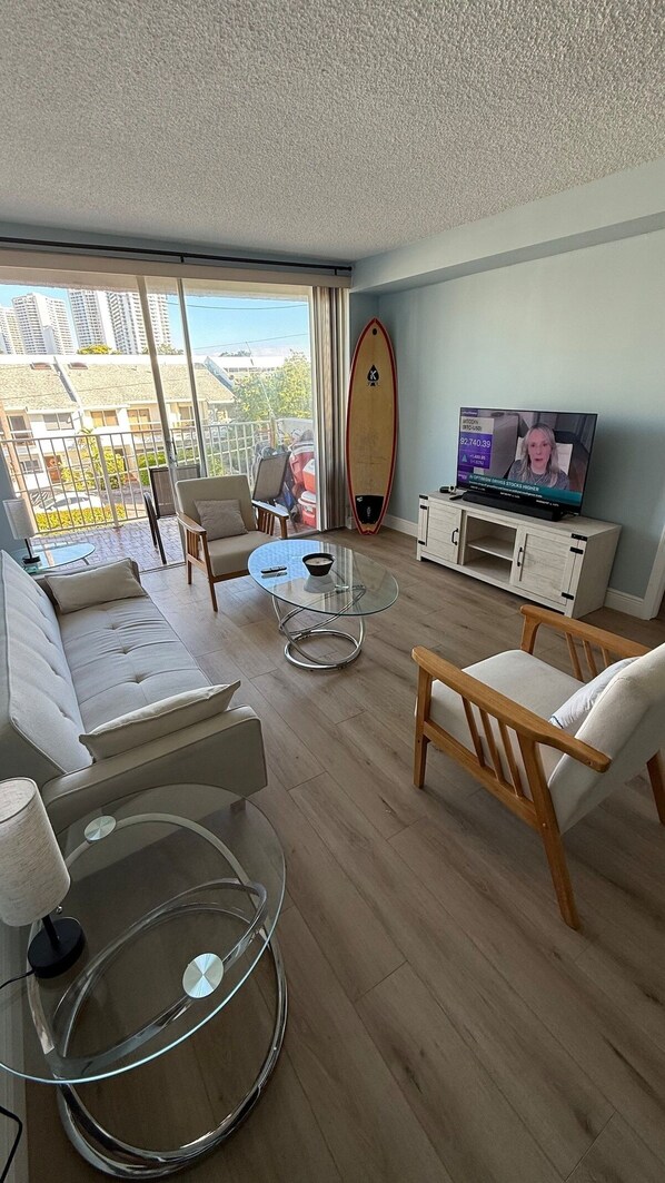 TV - Canal-front two-bedroom condo near Sunny Isles (North Miami Beach)