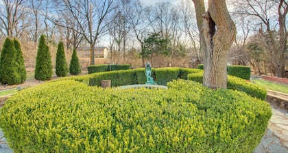 2 Mi to KU Campus: Group Getaway w/ Patio & Garden