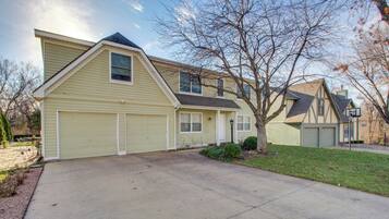 House (5 Bedrooms) | Interior