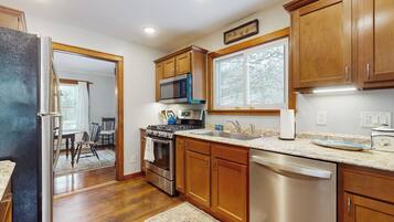 Rumah (2 Bedrooms) | Interior