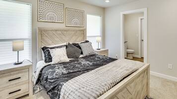 House (3 Bedrooms) | Interior