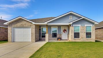 House (3 Bedrooms) | Front of property