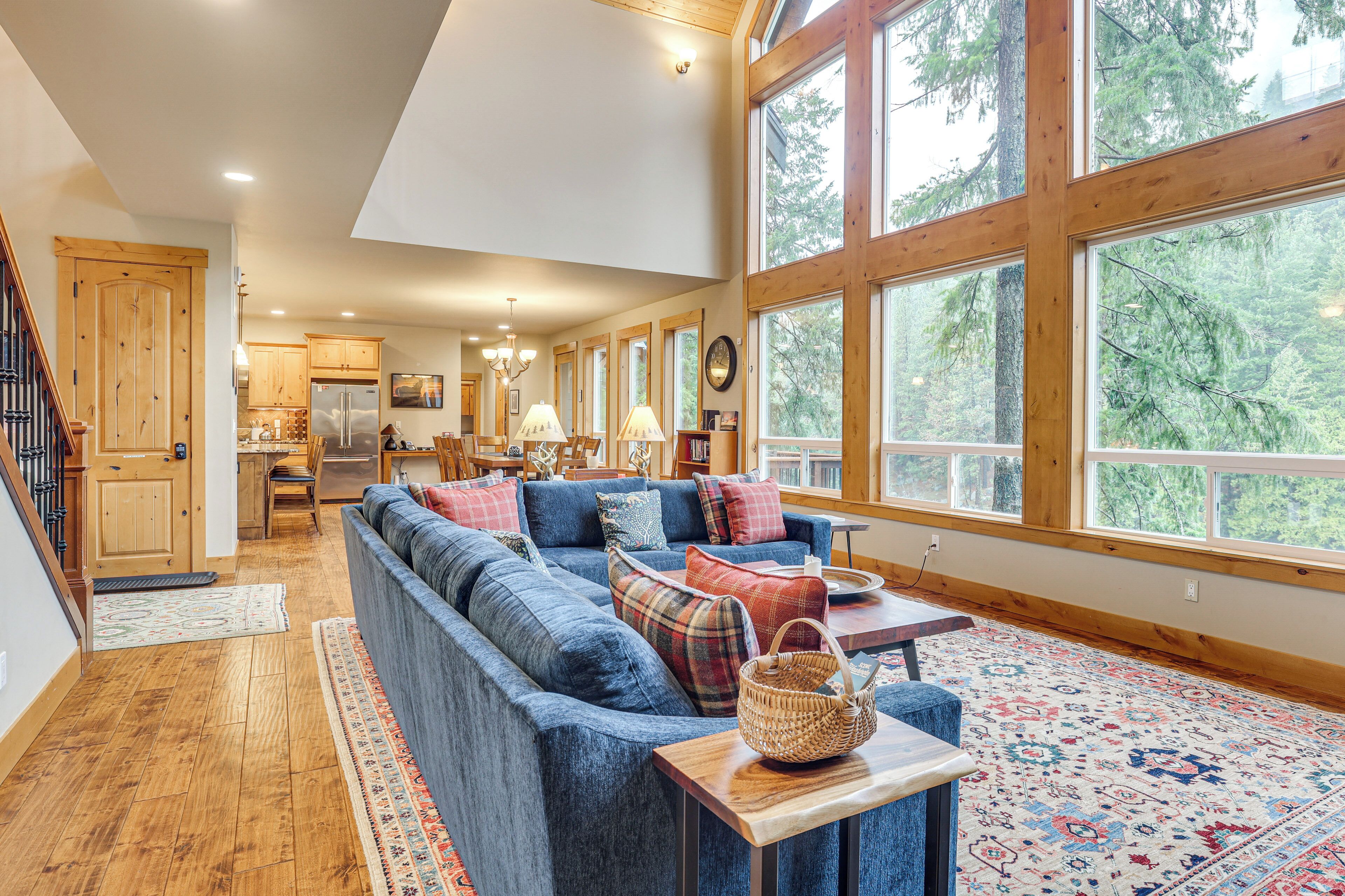 House (6 Bedrooms) | Interior