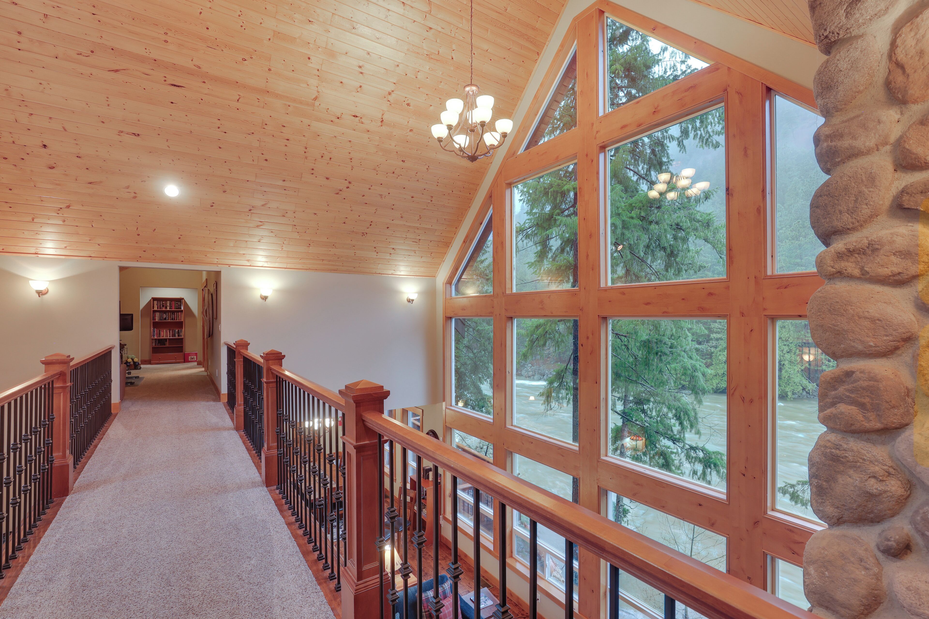 House (6 Bedrooms) | Interior