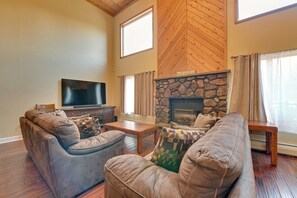 Apartment (4 Bedrooms) | Interior - < 1 Mi to Hunter Mtn Skiing: Family-friendly Stay! (Hunter)