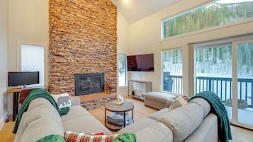 Apartment (3 Bedrooms) | Front of property