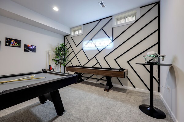 1 Mile To Quantico: 5br Home W/ Game Room! - Montclair, VA