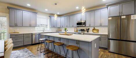 House (5 Bedrooms) | Interior