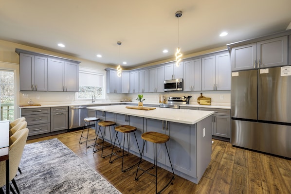 House (5 Bedrooms) | Interior