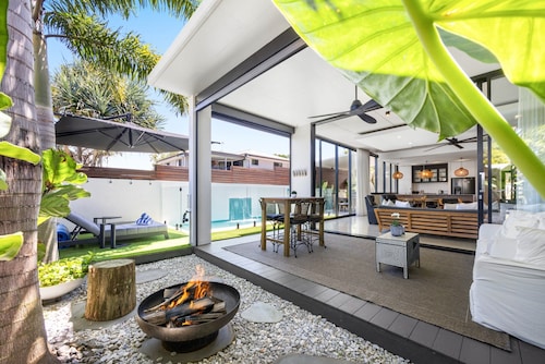 Spacious 3-bedroom Retreat With BBQ and Pool