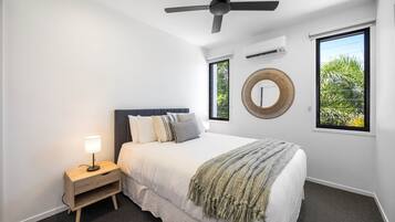 Apartment | 3 bedrooms, laptop workspace, iron/ironing board, bed sheets