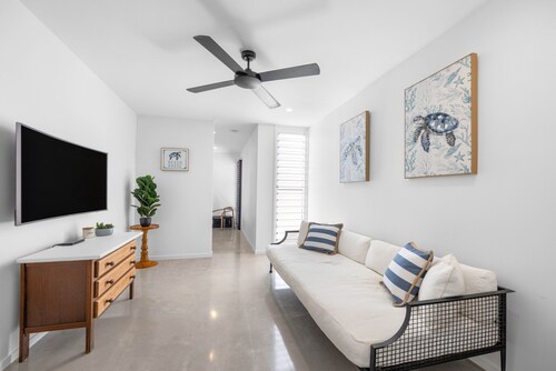 Spacious 3-bedroom Retreat With BBQ and Pool