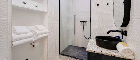 Apartment | Bathroom