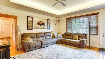 House (3 Bedrooms) | Interior