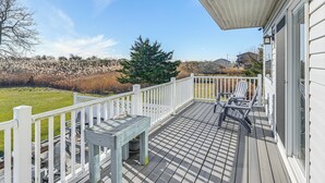 Unclassified image, 3 of 28, button - 1 Block to Bellport Bay! Scenic Hamptons Hideaway (Shirley)