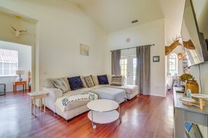 House (4 Bedrooms) | Interior - 4 Mi to Dtwn Inverness: Pet-friendly Family Home (Inverness)