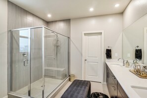 House (3 Bedrooms) | Interior - 11 Mi to the Strip: Quiet Home in North Las Vegas (North Las Vegas)