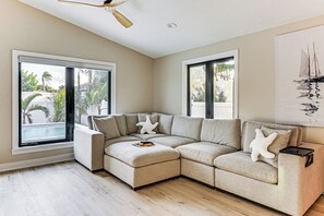 House (4 Bedrooms) | Interior - 1 Mi to Beach! Modern Tropical Retreat in Naples (Naples)