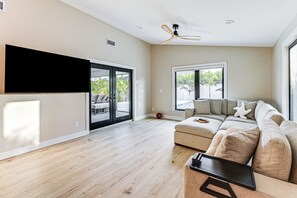 House (4 Bedrooms) | Interior - 1 Mi to Beach! Modern Tropical Retreat in Naples (Naples)