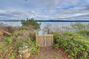 Interior - Beach & Bay Access! 5-acre Whidbey Island Retreat (Greenbank)
