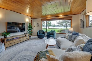 Interior - Beach & Bay Access! 5-acre Whidbey Island Retreat (Greenbank)