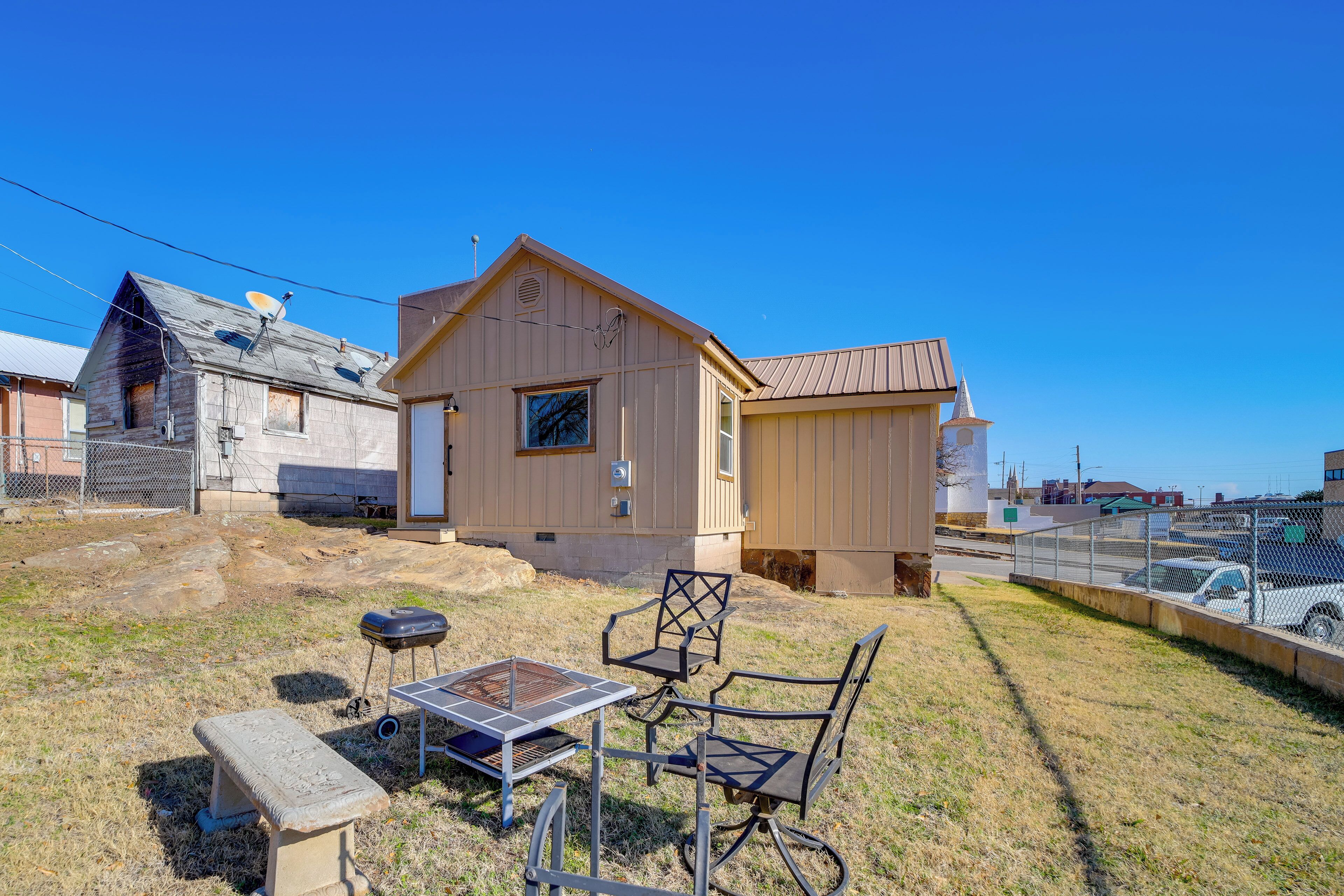 House (2 Bedrooms) | Interior