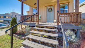 House (2 Bedrooms) | Interior - Dtwn Mcalester Home Near Wedding Chapel & Casino (McAlester)