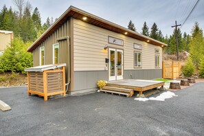 Interior - 1 Mi to Waterfront Trails, Troy Home w/ Hot Tub! (Troy)