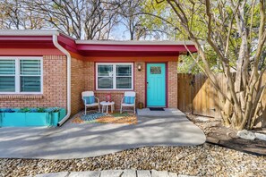 Apartment (0 Bedroom) | Interior - Convenient Couple's Retreat 3 Mi to Dtwn Austin! (Austin)