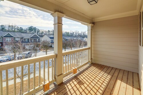 Walk to Park: Peaceful Atlanta Townhome w/ Deck