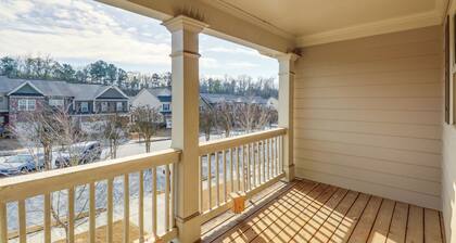 Walk to Park: Peaceful Atlanta Townhome w/ Deck
