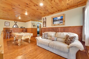 Apartment (4 Bedrooms) | Interior - Walk to Hunter Village! Family Ski Retreat w/ Deck (Hunter)