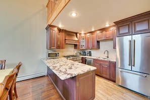 Apartment (4 Bedrooms) | Interior - Walk to Hunter Village! Family Ski Retreat w/ Deck (Hunter)