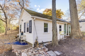 Apartment (0 Bedroom) | Interior - Bluffside Studio w/ Beach Access in Calverton! (Calverton)